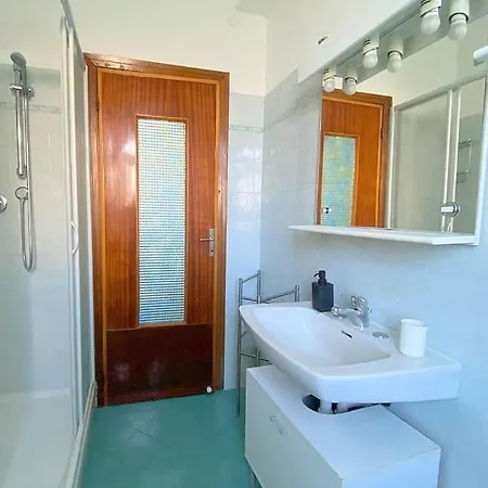 Ranzi Villa Sleeps 6 With Pool Apartmán *