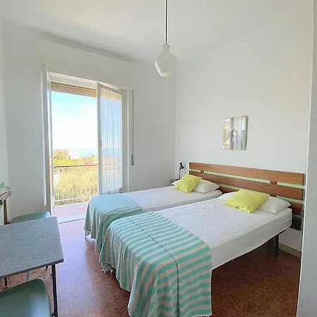 Ranzi Villa Sleeps 6 With Pool Apartmán