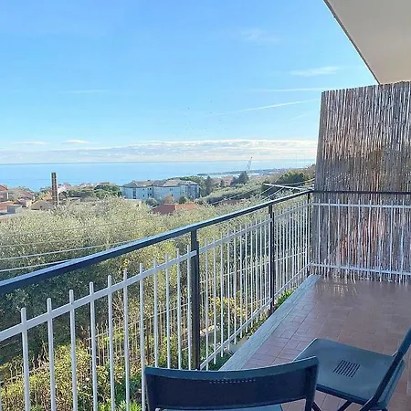 Ranzi Villa Sleeps 6 With Pool Appartamento *